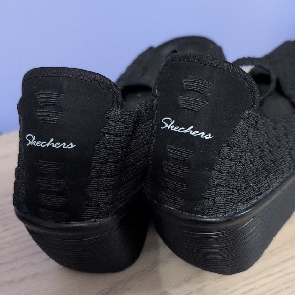 Skechers Women's Black Woven Sneakers